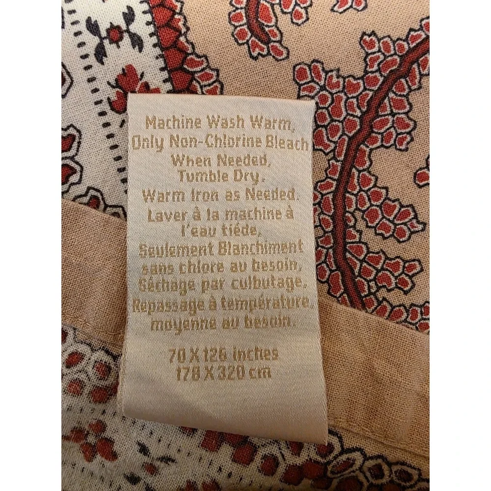 Williams Sonoma Cotton Warm Red/Beige Color Paisley Tablecloth 70X126 Excellent